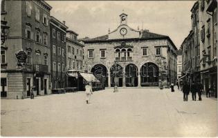 Pola, Pula; Foro / square, street view, shops. Phot. Alois Beer. Verlag F. W. Schrinner