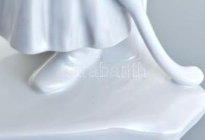 Herendi parasztok. Fehér mázas, jelzett, hibátlan 20x23 cm