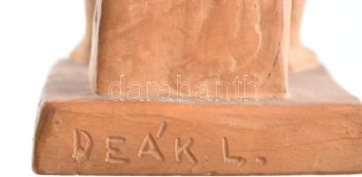 Deák László. Fiú széken. Terrakotta, jelzett, hibátlan 15 cm