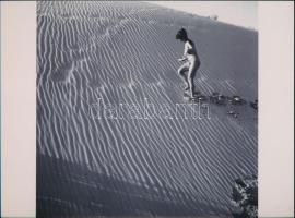 cca 1979 előtt készült, szolidan erotikus felvételek, 3 db vintage NEGATÍV + az ezekről készült 3 db mai nagyítás, Vincze János (1922-1999) kecskeméti fotóművész hagyatékából, 17,7x24 cm és 6x6 cm