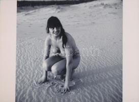 cca 1979 előtt készült, szolidan erotikus felvételek, 3 db vintage NEGATÍV + az ezekről készült 3 db...