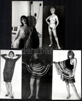 cca 1978 előtt készült, szolidan erotikus felvételek, 5 db vintage fotó, ezüst zselatinos fotópapíron, 17,4x11 cm és 15x7,6 cm között