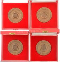 Vincze Dénes (1914-1972) ~1970-1980. A Vállalat Kiváló Brigádja bronz plakett (4x) (70mm) eredeti dobozában T:1-