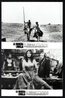 cca 1972 ,,La Mancha lovagja című olasz - amerikai film jelenetei és szereplői (főszereplők Sophia Loren, Peter Otoole, James Coco), 13 db vintage produkciós filmfotó, ezüst zselatinos fotópapíron, a használatból eredő - esetleges - kisebb hibákkal, 18x24 cm