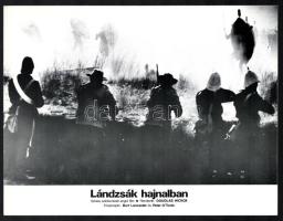 cca 1979 ,,Lándzsák hajnalban" című angol film jelenetei és szereplői, 5 db produkciós filmfotó...