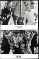 cca 1962 ,,Lázadás a Bountyn című amerikai film jelenetei és szereplői (főszereplő Marlon Brando), 13 db vintage produkciós filmfotó, ezüst zselatinos fotópapíron, a használatból eredő - esetleges - kisebb hibákkal, 18x24 cm