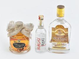 3 kis üveges egzotikus pálinka: litván, orosz, török. Bontatlan