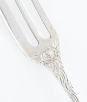 Ezüst(Ag) rózsás nyelű desszertes villa, 4 db, jelzett, h: 14 cm, nettó: 67,7 g