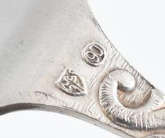 Ezüst(Ag) rózsás nyelű süteményes lapát, jelzett, h: 20 cm, nettó: 46,1 g