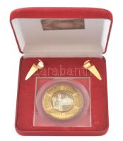 Sülle Mária 2000. "A Magyar Állam 1000 éves" Ag emlékérem (~35g/0.925/42,5mm), körülötte a...