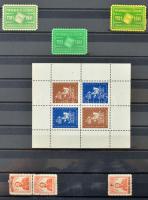 246 db régi levélzáró rengeteg magyarral 16 fekete lapos luxus berakóban