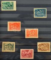 246 db régi levélzáró rengeteg magyarral 16 fekete lapos luxus berakóban