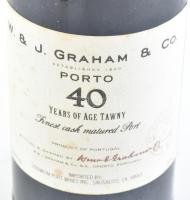 W. & J. Graham & Co. Porto 40 Years of Age Tawny. Finest cask matured Port. Bottled 1997. AB...