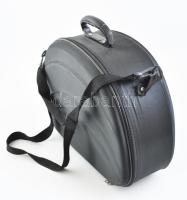 Régi keménykalap cca 1910 Jack Ödön és Tsa. Ujpest, címeres jelzéssel, szép állapotban. Hozzá modern...