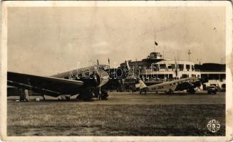 1942 Budaörs, Budapesti repülőtér, Magyar Légiforgalmi Rt. Vitéz Kaszala Károly repülőgépe, HA-JUA lajstromjellel (lyuk / pinhole)