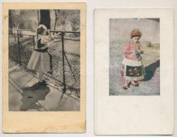 5 db főleg RÉGI motívum képeslap vegyes minőségben: népviselet, folklór / 5 mostly pre-1945 motive p...