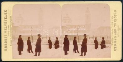 cca 1890 Leichbach csoportkép hóban. Sztereofotó Kossak József temesvári műterméből