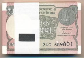 India 2017. 1R (100x) sorszámkövetők 24C 659801 - 24C 659900, kötegelővel T:I India 2017. 1 Rupee (100x) consecutive serials 24C 659801 - 24C 659900, with currency strap C:UNC Krause P#117