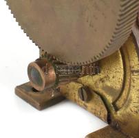 1939 német kézi áramfejlesztő gép, jelzett, működőképes /
German manual inductor, signed, operable,...