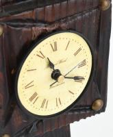 Antikolt asztali óra, fa, quartz szerkezettel, nincs kipróbálva, m: 37,5 cm