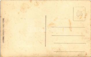 Somogyszil, Hangya szövetkezet üzlete a személyzettel. photo Bodakos Ferenc fényképész (fl)