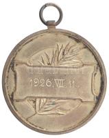 1926. Usetty Ferencz Emlékdíj kétoldalas, ezüstözött bronz díjérem, az FVSK (Ferencvárosi Vasutas SK) címerével, füllel, 1926. VII. 11. gravírozással (37mm) T:2 patina