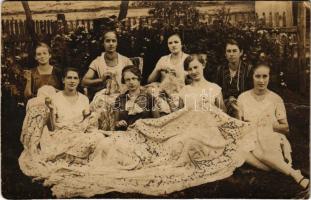 Felsőbánya, Baia Sprie; varró lányok / sewing ladies. Vagányi photo (EK)