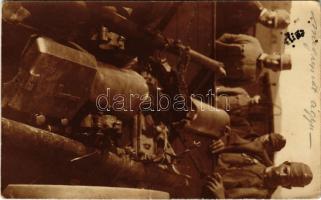 Első világháborús osztrák-magyar katonák egy megrepedt ágyúval / WWI K.u.k. military, soldiers with a cracked cannon. photo (fa)