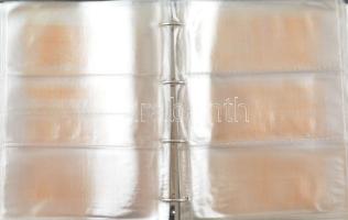 Négygyűrűs album 70db kettes és hármas osztású bankjegytartó berakólappal használt, de jó állapotban