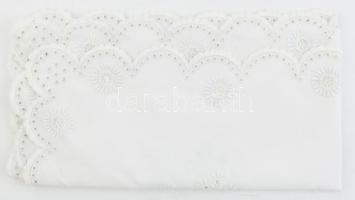 Hetényi hímzett, asztalterítő, fehér anyag, fehér fonal, hibátlan, 70x70 cm