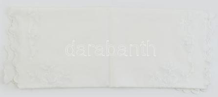 Buzsáki boszorkánya hímzett, asztalterítő, fehér anyag, fehér fonal, hibátlan, 92x56 cm