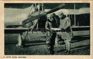 1918 A repülő leadja jelentését. Az Érdekes Újság kiadása / WWI K.u.K. Hungarian military aircraft with pilot (Rb)