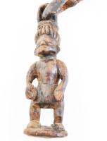 Régi faragott fa afrikai fésű, korának megfelelő állapotban, 1930-50 körül, h: 97,5 cm