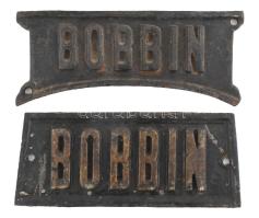 2 db Bobbin varrógép öntöttvas tábla, XX. sz. eleje, 17,5x7,5 cm