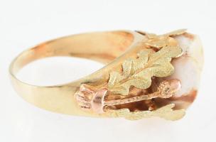 Arany (Au/14k) vadészgyűrű, jelzett, bruttó: 8,36g, m: 68