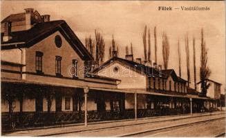 Fülek, Filakovo; vasútállomás. Vasúti levelezőlapárusítás 5899. / nadrazie / railway station