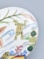 Békás porcelán bonbonniere. Kézzel festett, jelzés nélkül, hibátlan 17x11 cm