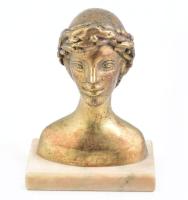 Tőrös Gábor (1934-2021): Istennő. Öntött, patinázott bronz, márvány talapzaton. m: 17 cm