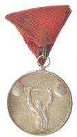 1951. "Vörös Meteor / Súlyemelés" ezüstözött, zománcozott bronz díjérem mellszalagon, háto...