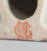 Német, könyvet olvasó kislány, jelzett, kis kopásnyomokkal, m: 13,5 cm