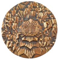 Fekete Géza (Dezső) (1939-2021) ~1980. MSZBT (Magyar-Szovjet Baráti Társaság) egyoldalas bronz emlékplakettje (94mm) T:1- kis patina