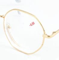 Aranyszínű fém keretes szemüveg 6 dioptriás lencsével