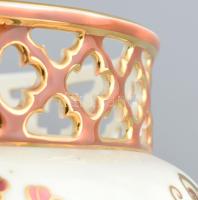 Zsolnay porcelán pillangó mintás áttört kaspó. Kézzel festett, jelzett, hibátlan. d: 18 cm, m: 17 cm