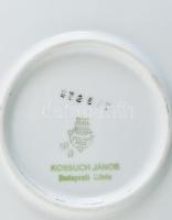 cca 1930 Vitézi rend jelvénnyel díszített Zsolnay sültes tál, matricás, Zsolnay és Kossuch János Bud...