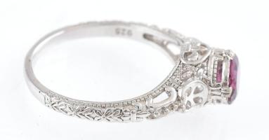 Exkluzív malaja gránát köves ezüst (Ag) gyűrű 0,76 cts 1,95 g Jelzett m: 55