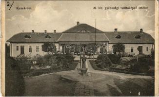 1915 Komárom, Komárno; M. kir. gazdasági tanítóképző intézet. Spitzer Sándor kiadása / teachers training institute, school - képeslapfüzetből / from postcard booklet (kis szakadás / small tear)