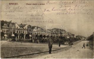 1915 Eperjes, Presov; Fő utca részlet a parkkal, üzletek. Divald Károly Fia kiadása / main street, park, shops (EK)