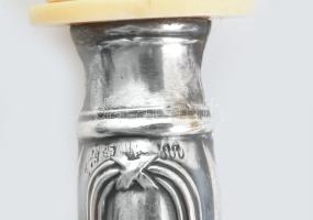 Ezüst (Ag) nyelű salátás, jelzett, dobozban, h: 27 cm