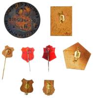 Románia ~1980. 8 darabos Székelyudvahely tematikájú zománcos, fém és műanyag jelvény tétel, közte &q...