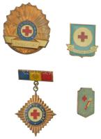 Románia, ~1980. 4 darabos egészségügyi témájú műgyantás fém jelvény tétel, közte Egészségügyi előadó,Tiszteletbeli véradó (2xklf) T:1-,2 sérült tű, sérült műgyanta, patina Romania ~1980. 4 pieces healthcare themed synthetic resin metal badge lot, among Instructor Sanitar,Donator de Onorare (2xdiff) C:AU,XF damaged pin, damadged resin, patina